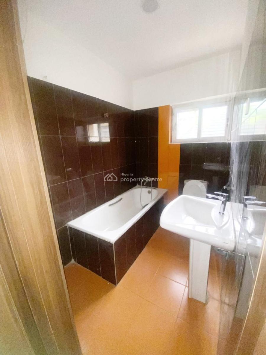 3 Bedroom Apartment, Gra Phase 1, Magodo, Lagos, Flat / Apartment for Rent