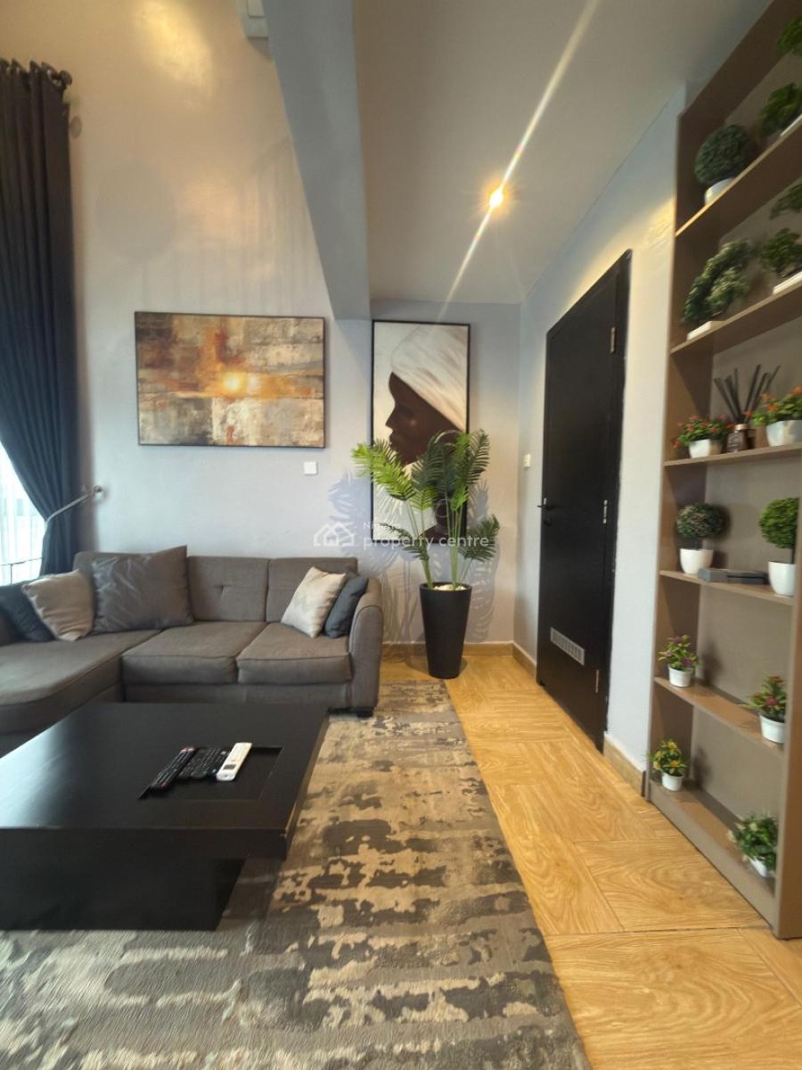 Luxury 1-bedroom Apartment with Rooftop Views, Yaba, Yaba, Lagos, Flat / Apartment Short Let