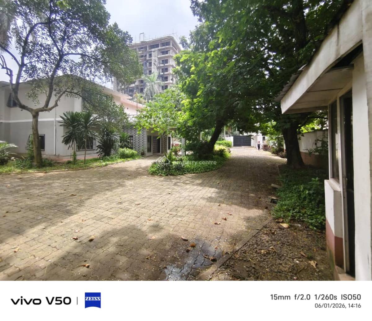 2500m2, Dry Fully Fenced with Refurbishable Detached House, Off Bourdilon Road, Old Ikoyi, Lagos,, Ikoyi, Lagos, Mixed-use Land for Sale