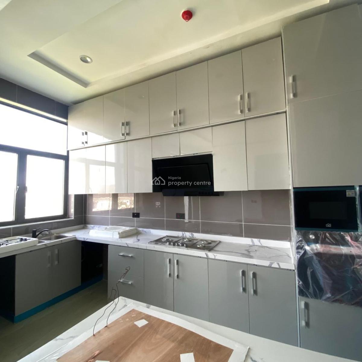 Newly Built & Spacious 2 Bedroom Apartment, Lekki Phase 1, Lekki, Lagos, Flat / Apartment for Rent