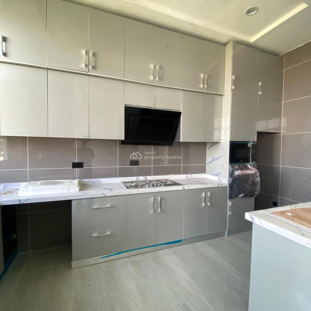 Newly Built & Spacious 2 Bedroom Apartment, Lekki Phase 1, Lekki, Lagos, Flat / Apartment for Rent