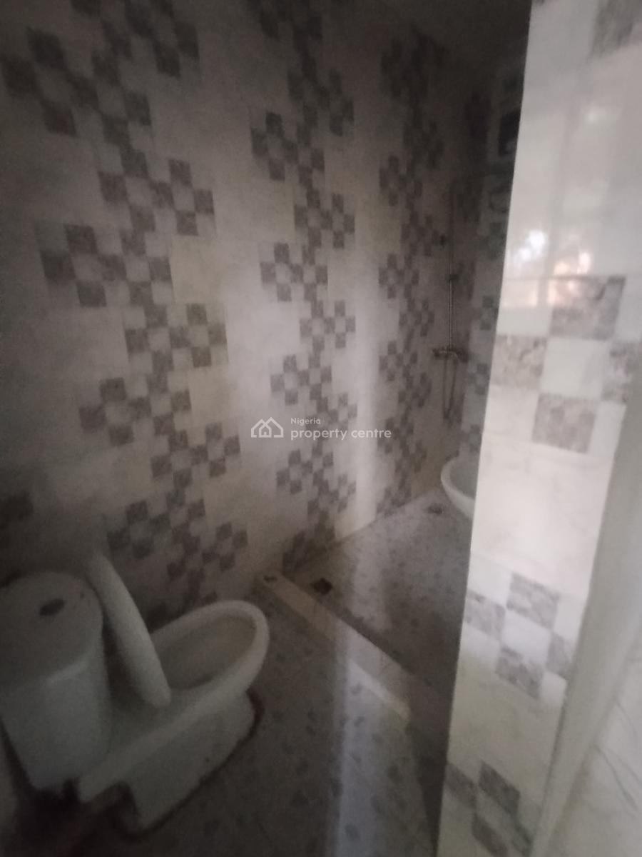 Luxury 3 Bedroom Apartment Upstairs, Marshy Hill Estate, Ajah, Lagos, Flat / Apartment for Rent