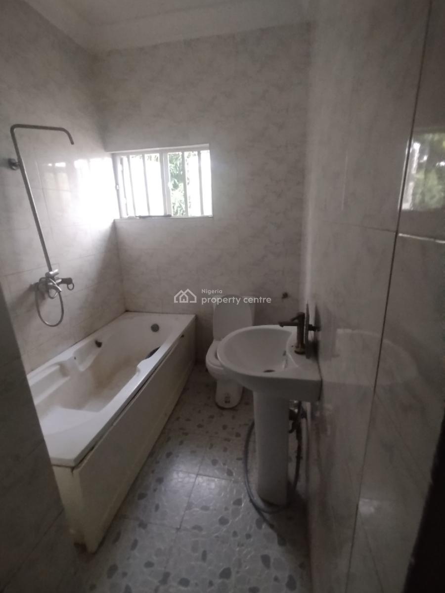 Luxury 3 Bedroom Apartment Upstairs, Marshy Hill Estate, Ajah, Lagos, Flat / Apartment for Rent