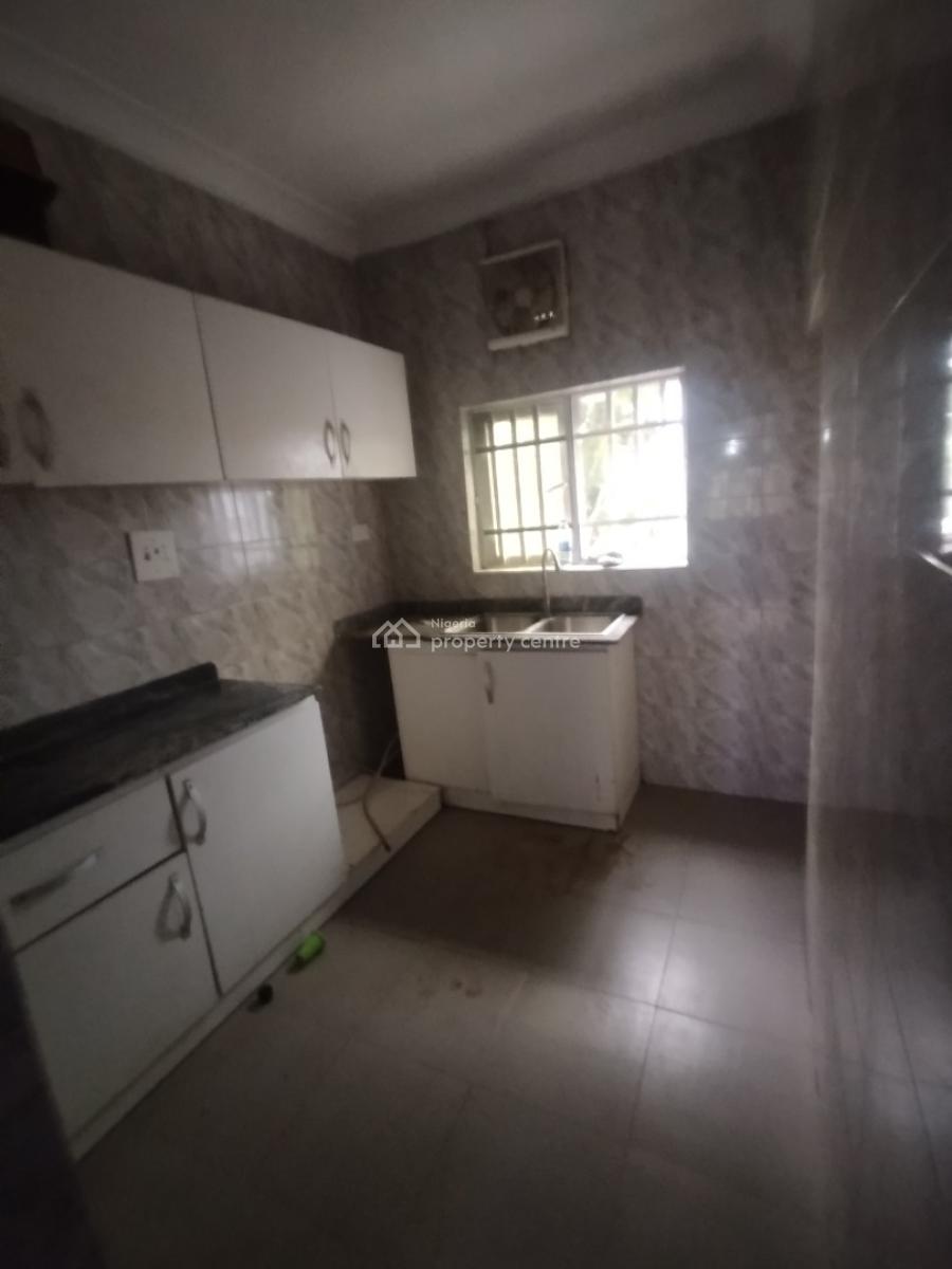Luxury 3 Bedroom Apartment Upstairs, Marshy Hill Estate, Ajah, Lagos, Flat / Apartment for Rent