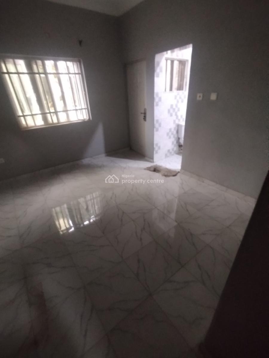 Luxury 3 Bedroom Apartment Upstairs, Marshy Hill Estate, Ajah, Lagos, Flat / Apartment for Rent