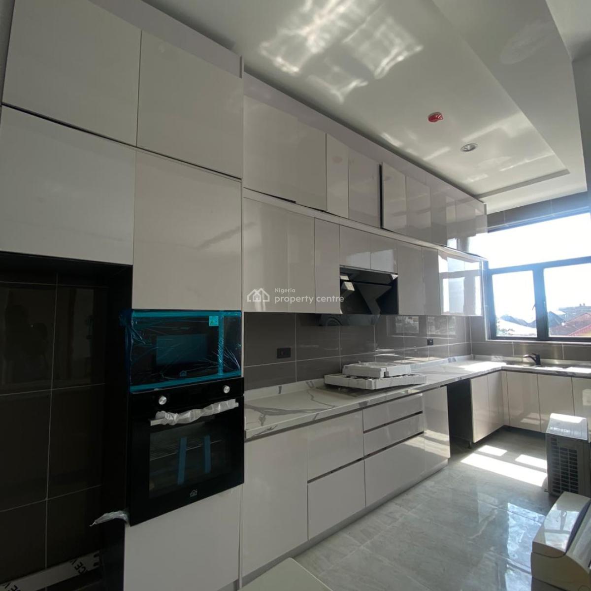 Newly Built & Spacious 2 Bedroom Apartment, Lekki Phase 1, Lekki, Lagos, Flat / Apartment for Rent
