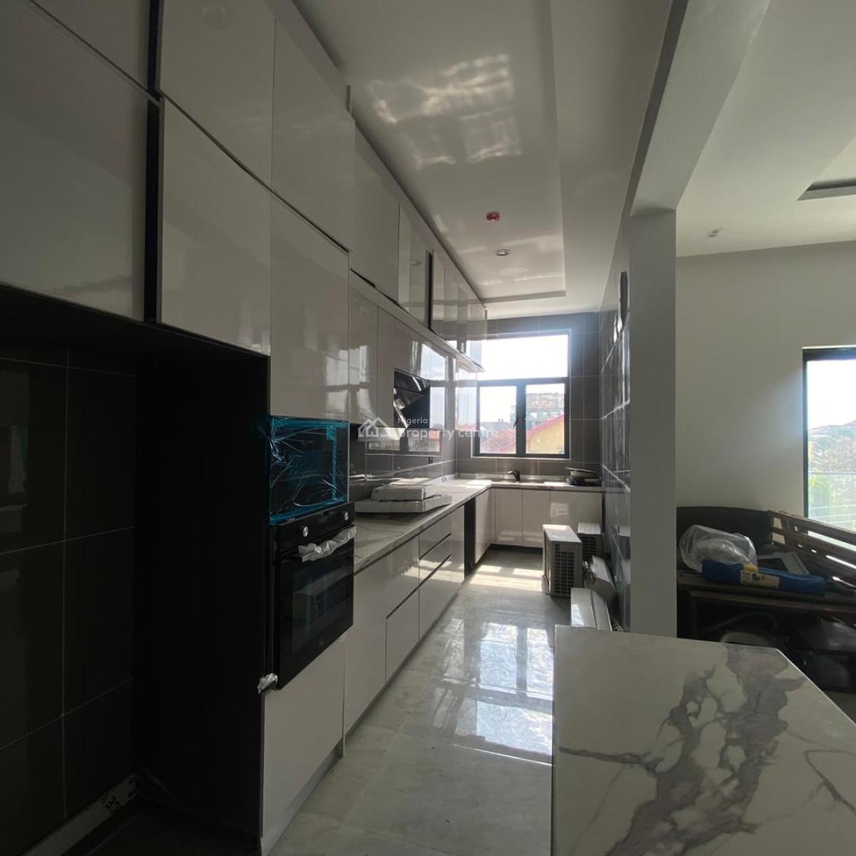 Newly Built & Spacious 2 Bedroom Apartment, Lekki Phase 1, Lekki, Lagos, Flat / Apartment for Rent