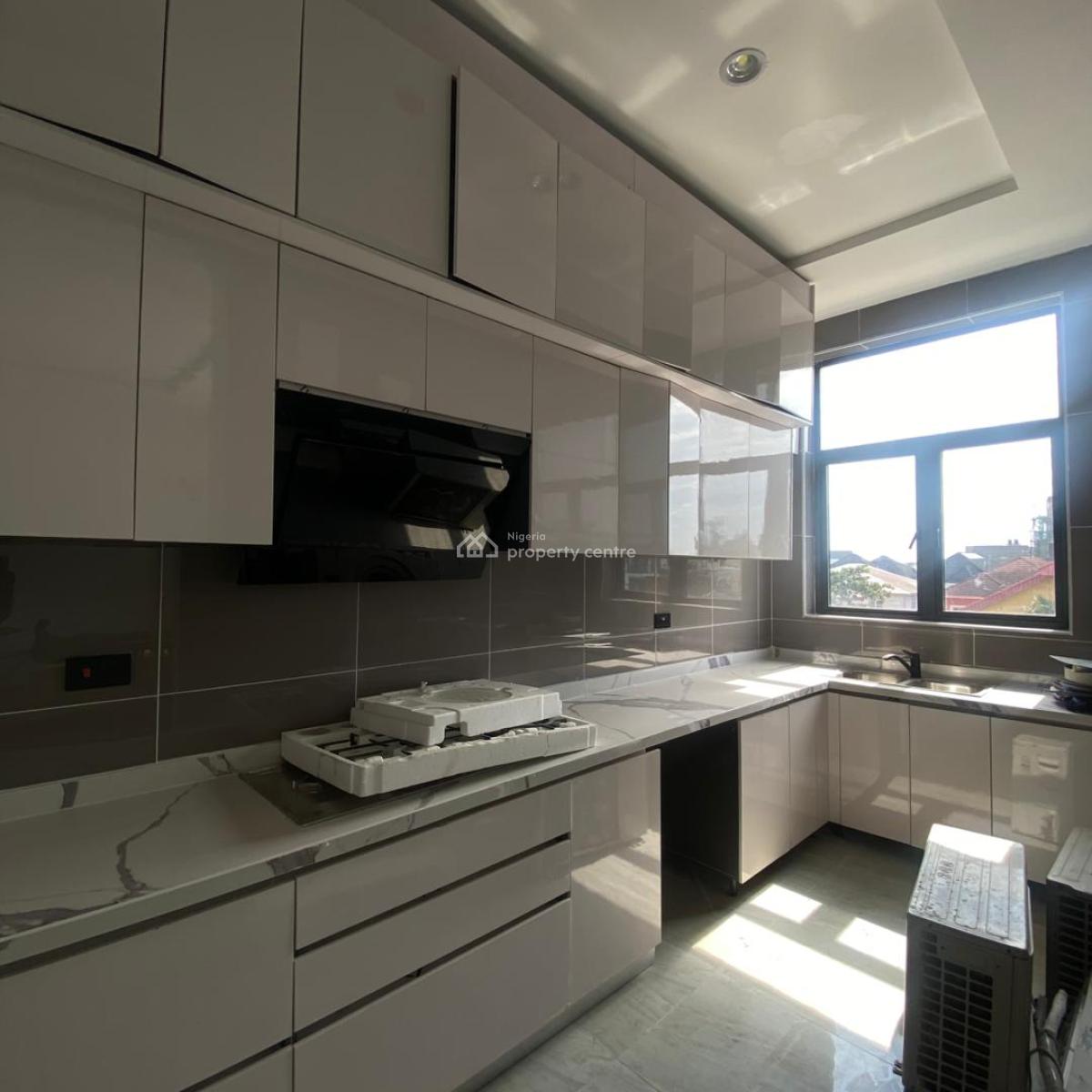 Newly Built & Spacious 2 Bedroom Apartment, Lekki Phase 1, Lekki, Lagos, Flat / Apartment for Rent