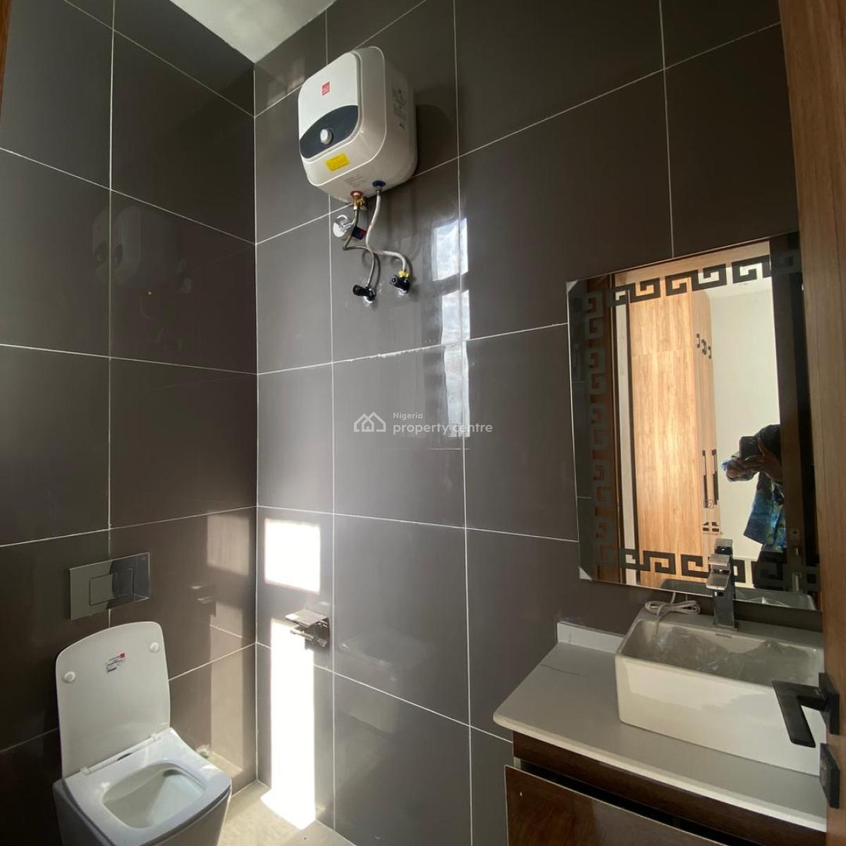 Newly Built & Spacious 2 Bedroom Apartment, Lekki Phase 1, Lekki, Lagos, Flat / Apartment for Rent
