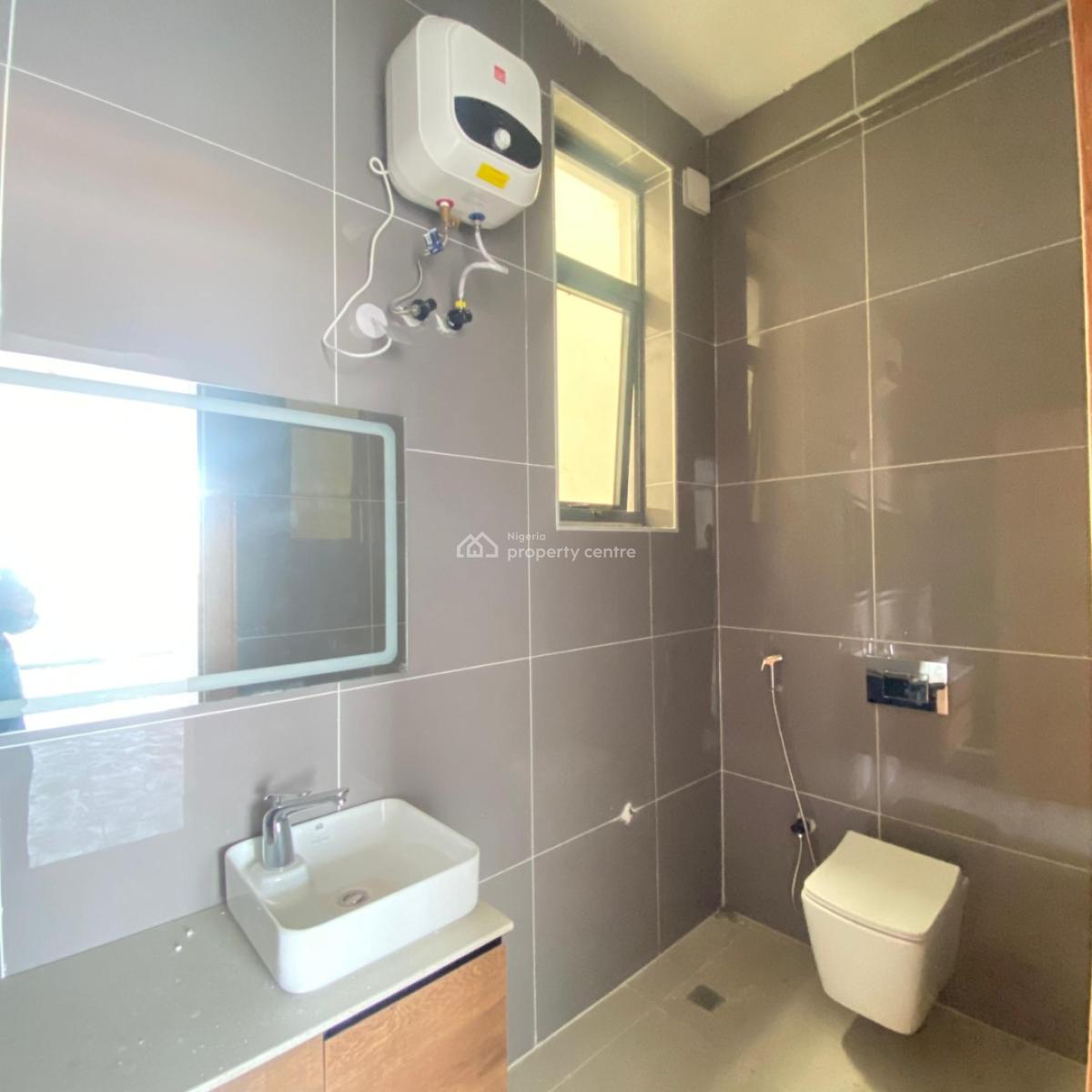 Newly Built & Spacious 2 Bedroom Apartment, Lekki Phase 1, Lekki, Lagos, Flat / Apartment for Rent