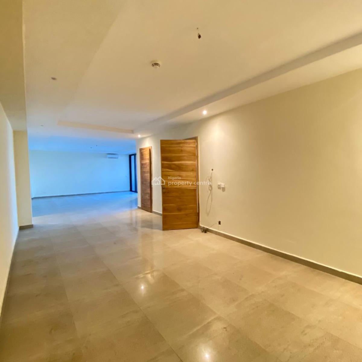 Massively Spacious 3 Bedroom Apartment, Lekki Phase 1, Lekki, Lagos, Flat / Apartment for Rent
