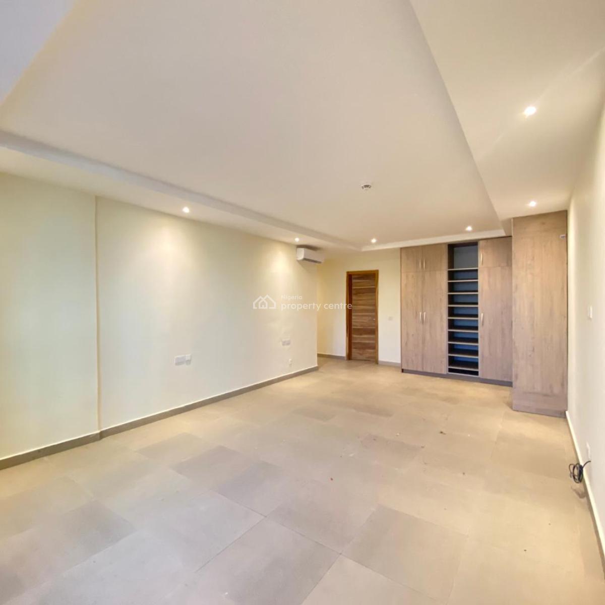 Massively Spacious 3 Bedroom Apartment, Lekki Phase 1, Lekki, Lagos, Flat / Apartment for Rent