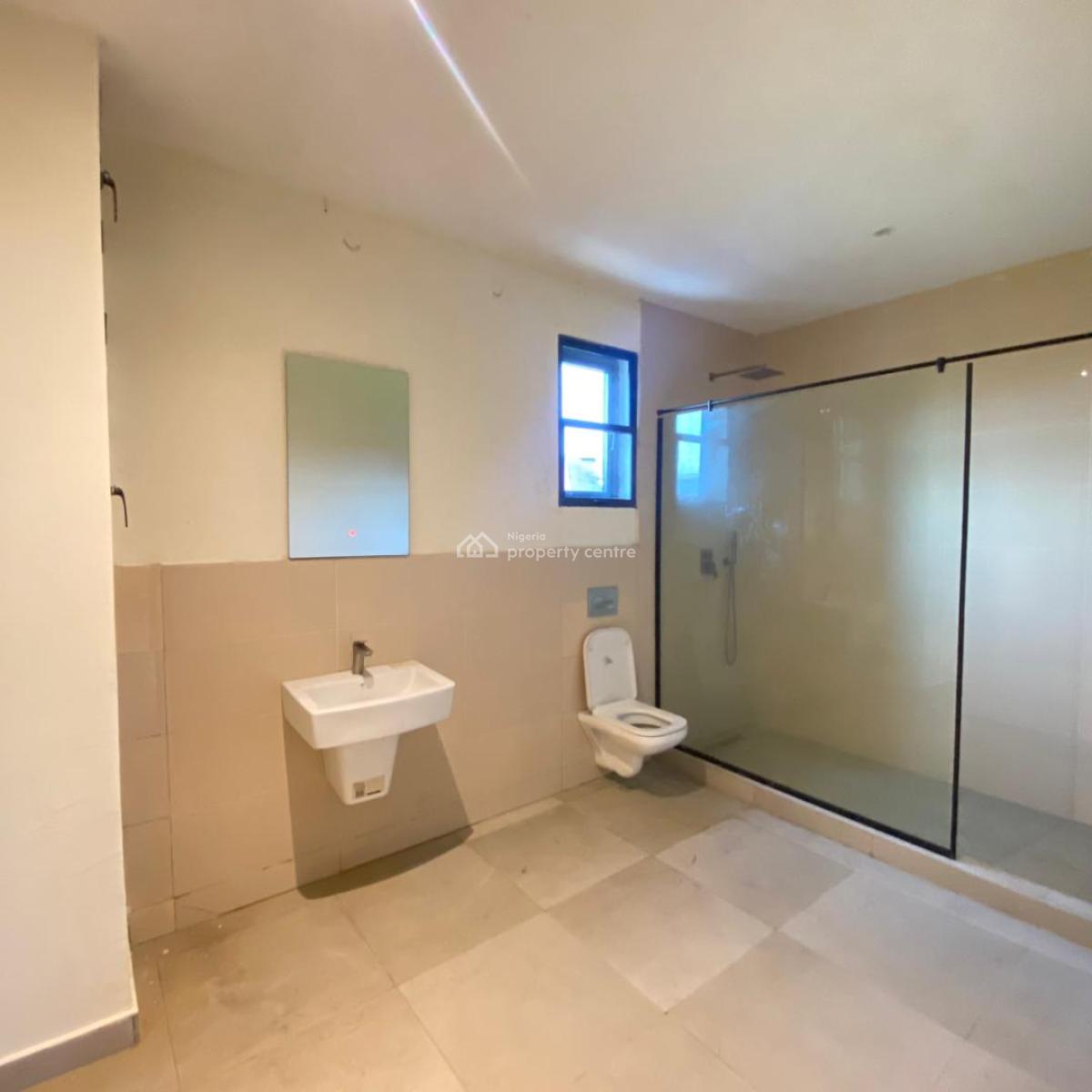 Massively Spacious 3 Bedroom Apartment, Lekki Phase 1, Lekki, Lagos, Flat / Apartment for Rent
