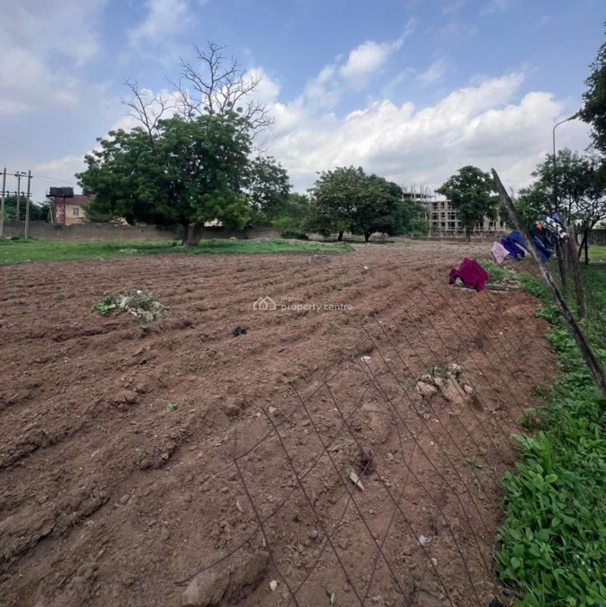 Plot of Land  Tarred Road   Size: 1.4 Hectares, Jabi, Abuja, Commercial Land for Sale