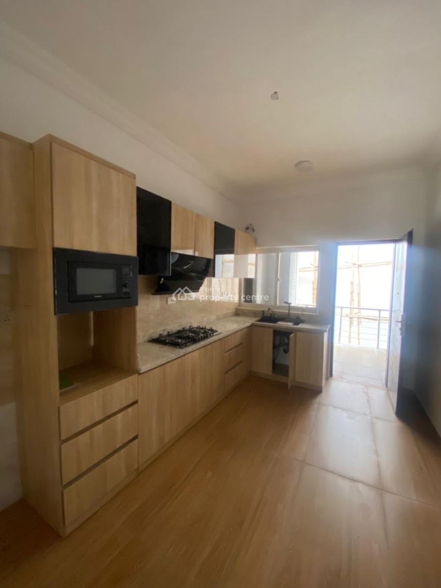 Spacious, Clean Finished 2 Bedroom Maisonette Apartment on 2 Floors, Lekki Phase 1, Lekki, Lagos, Flat / Apartment for Sale