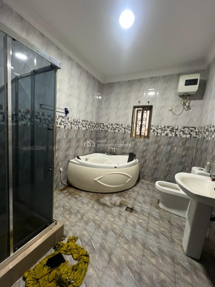 Luxurious Master Bedroom Studio Upstairs with Personal Kitchen, Oral Estate, Lekki, Lagos, Self Contain (single Rooms) for Rent