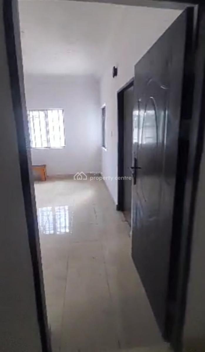 Spacious Bedroom Inside a Shared 3 Bedroom Apartment, Lekki Scheme 2 Extension Connecting Mobile Rd, Ilaje, Ajah, Lagos, Self Contain (single Rooms) for Rent