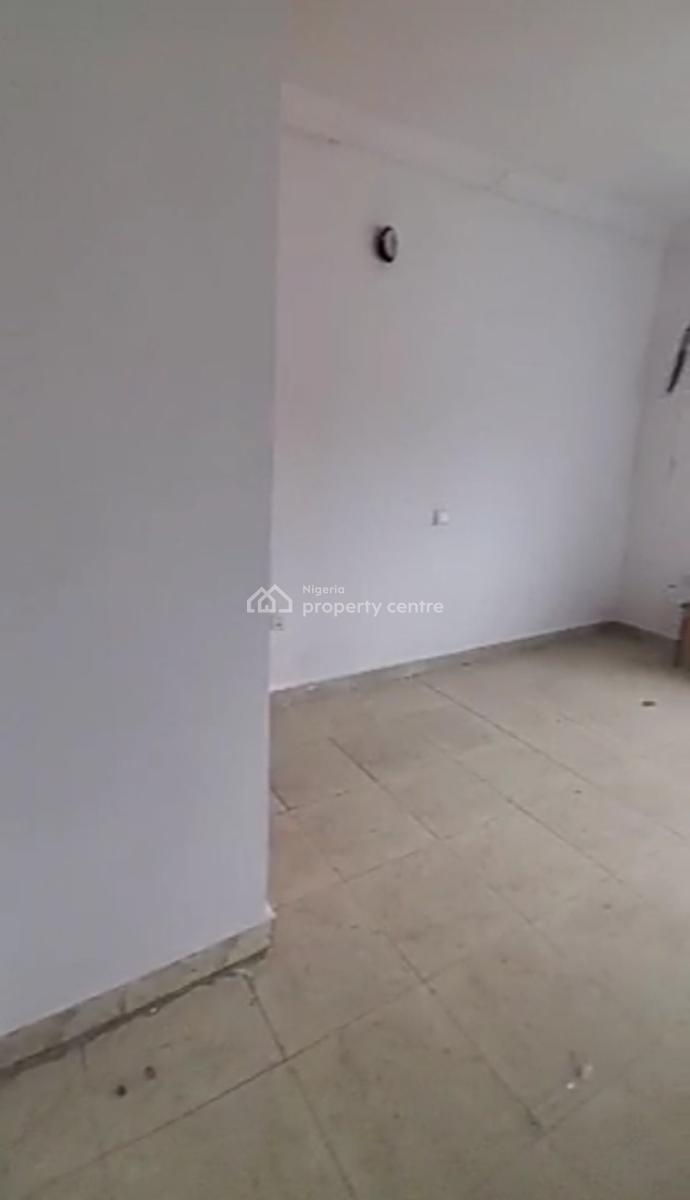 Spacious Bedroom Inside a Shared 3 Bedroom Apartment, Lekki Scheme 2 Extension Connecting Mobile Rd, Ilaje, Ajah, Lagos, Self Contain (single Rooms) for Rent