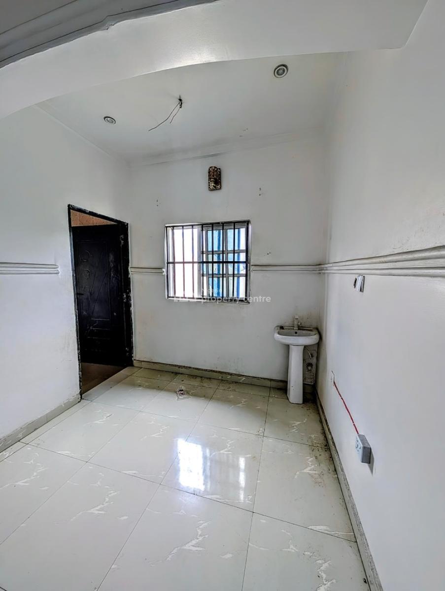 a Clean (2) Two Bedroom Flat, Osongama Estate, Uyo, Akwa Ibom, House for Rent