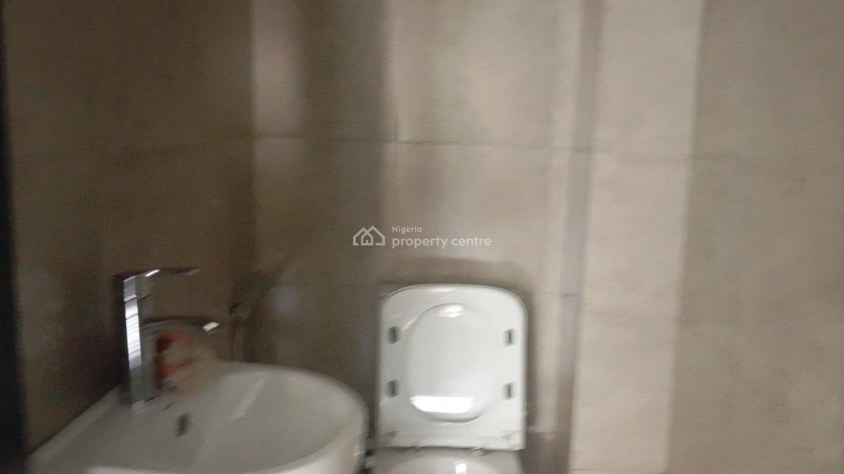 a Spacious 3 Bedroom Apartment, Lekki Paradise 3 Estate, Chevron Drive, Lekki, Lagos, Flat / Apartment for Rent