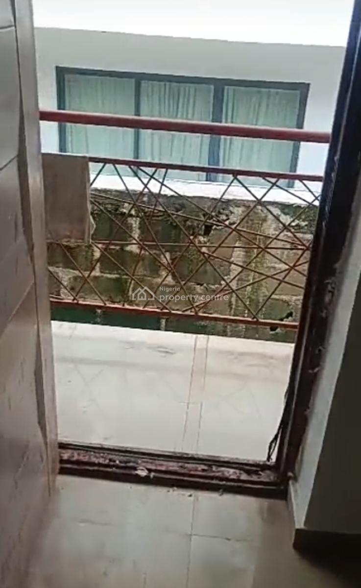 Newly Renovated Bedroom Inside a Shared Apartment { Video}, 1st Gate, Jakande, Lekki, Lagos, Self Contain (single Rooms) for Rent