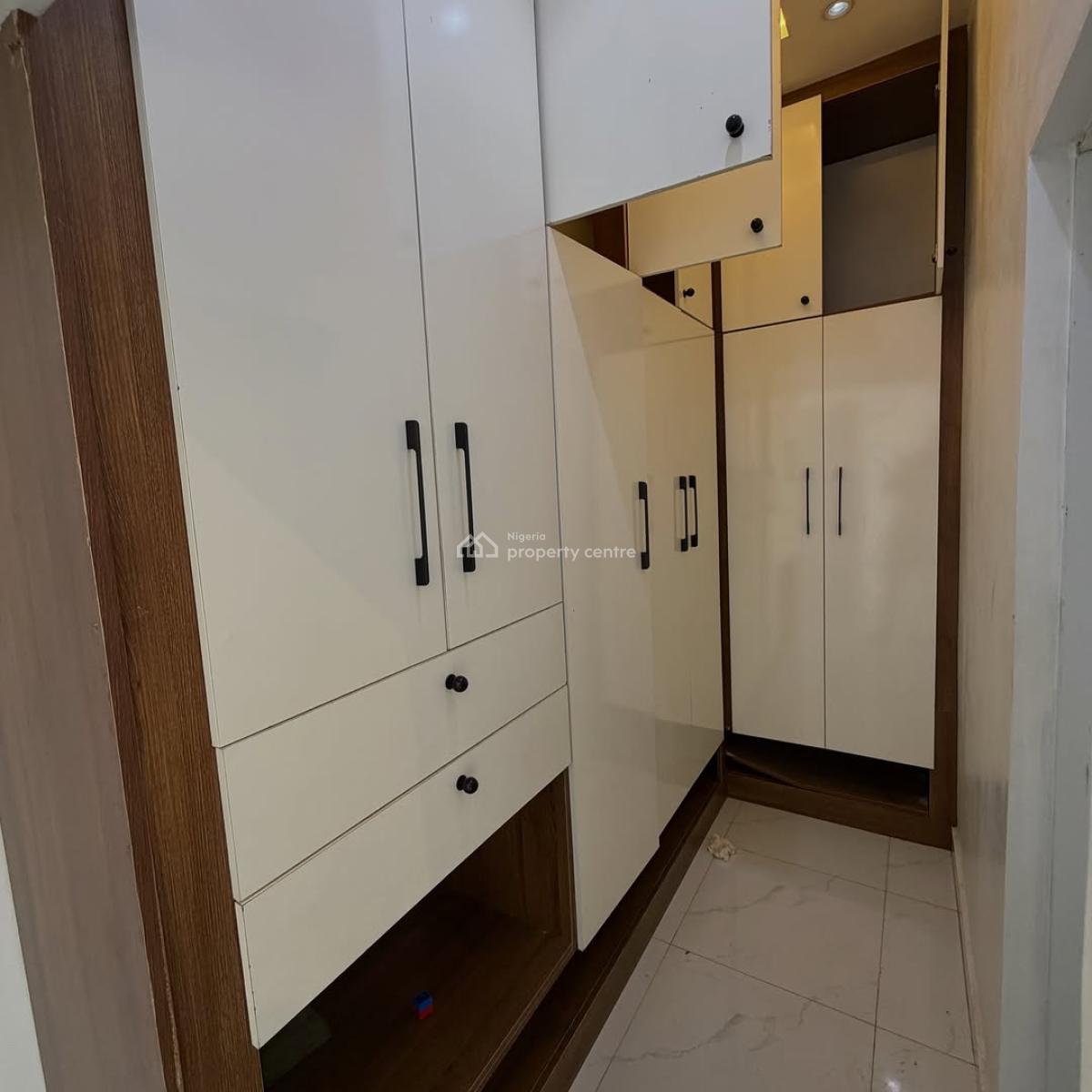 4 Bedroom Terrace, Guzape District, Abuja, Terraced Duplex for Rent