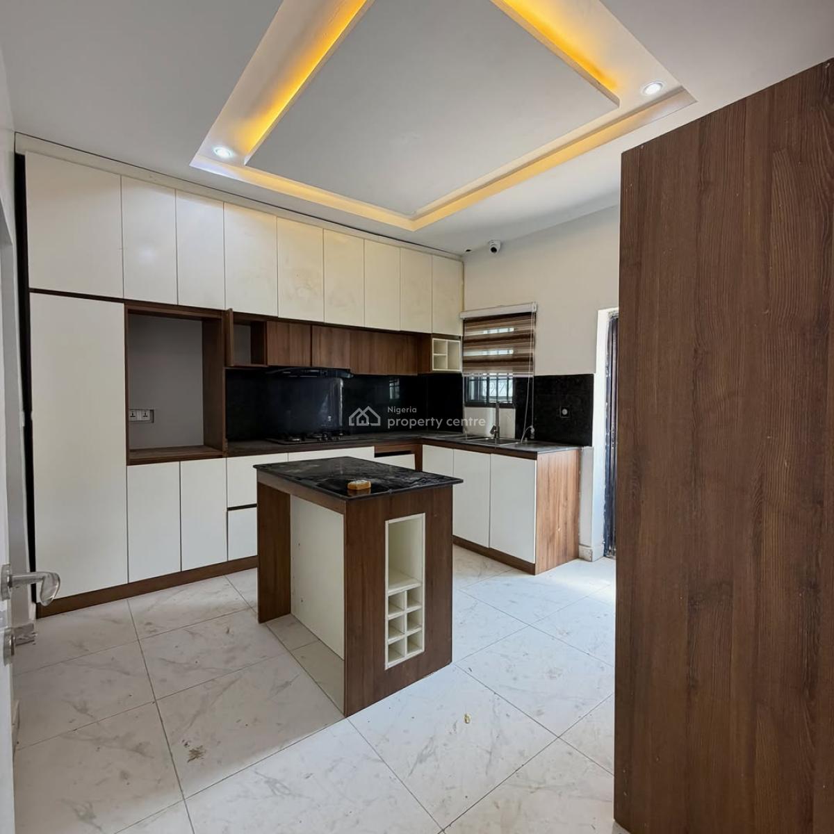 4 Bedroom Terrace, Guzape District, Abuja, Terraced Duplex for Rent