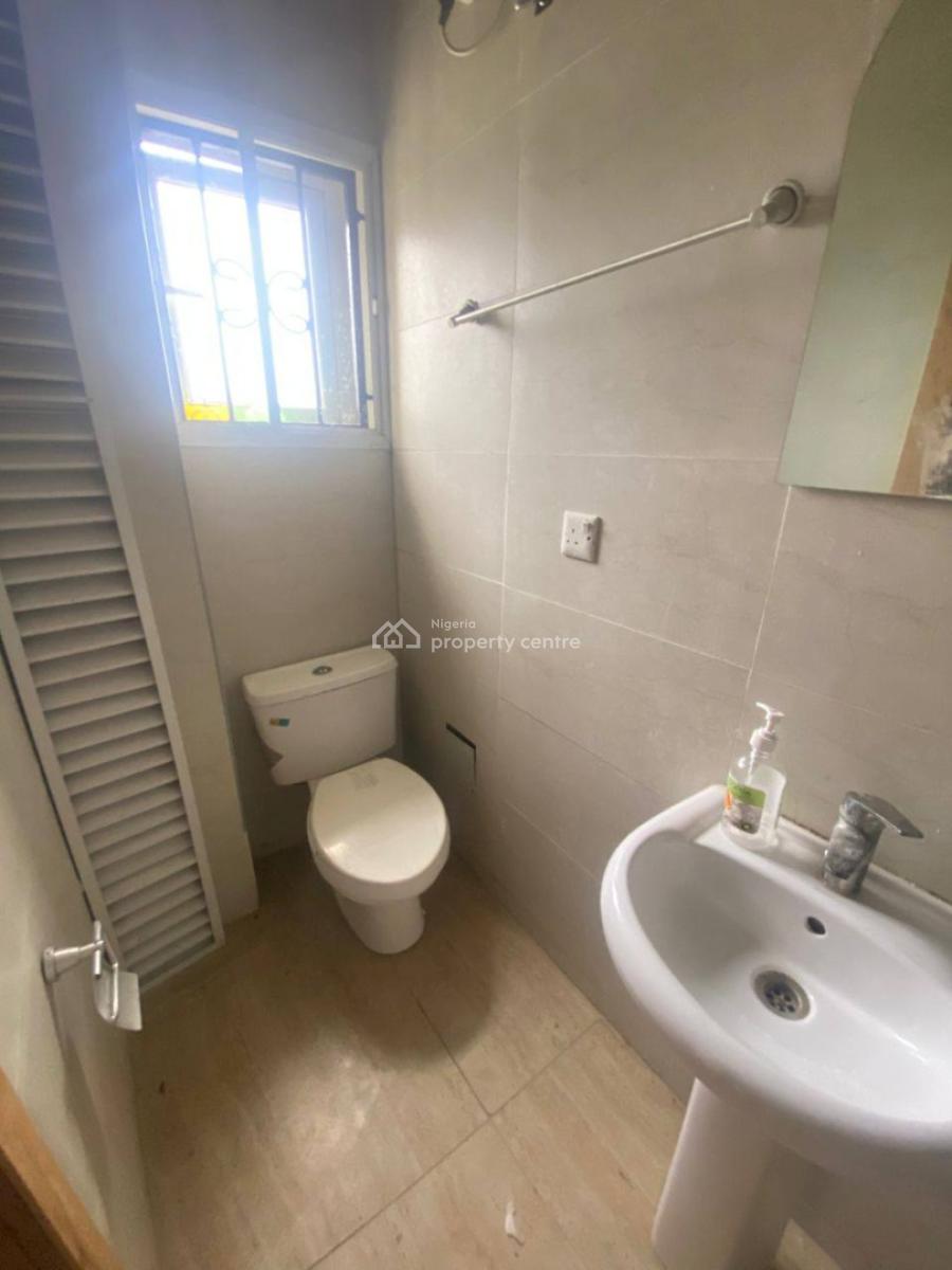 2 Bedroom Apartment with Spacious Living Room, Osapa, Lekki, Lagos, Flat / Apartment for Rent