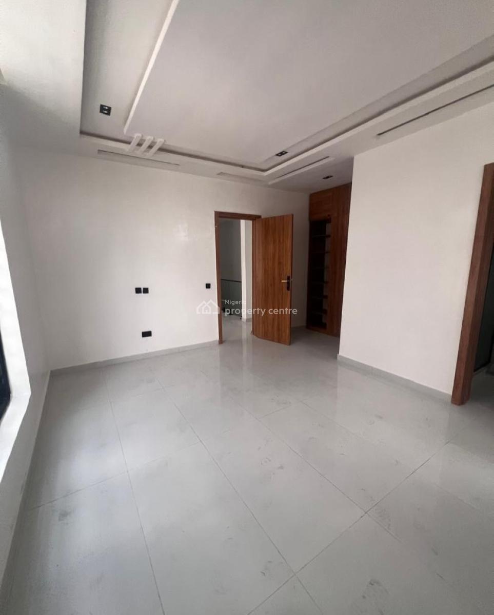 4 Bedroom Semi Detached, Ikota, Lekki, Lagos, Semi-detached Duplex for Sale