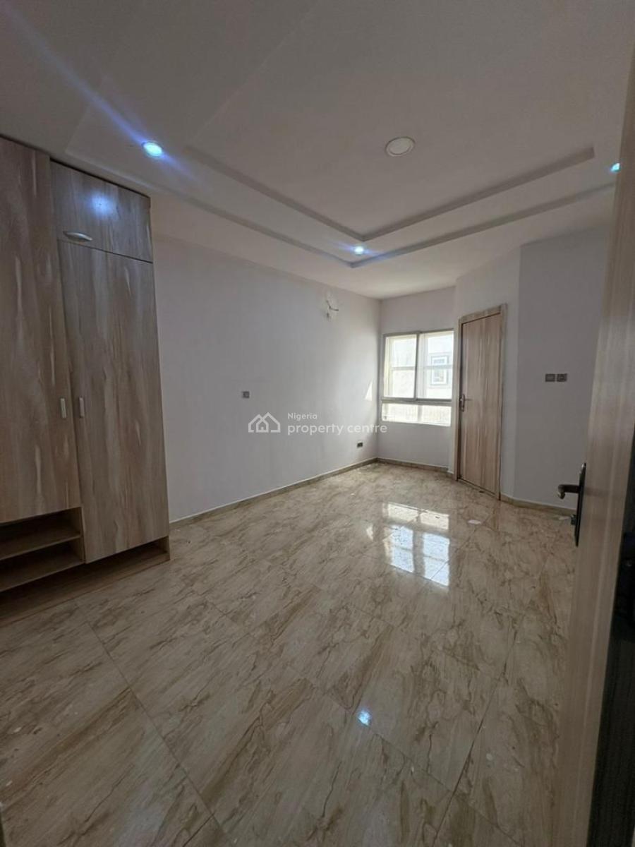 Single Room Upstairs in a Shared Apartment, Orchid Royal Pine, Lekki, Lagos, Terraced Duplex for Rent