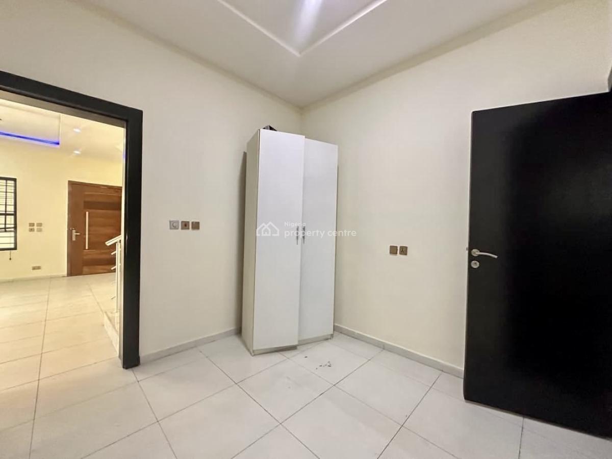 Well-maintained 4-bedroom Terrace Duplex, Vgc Extension, Ajah, Lagos, Terraced Duplex for Rent