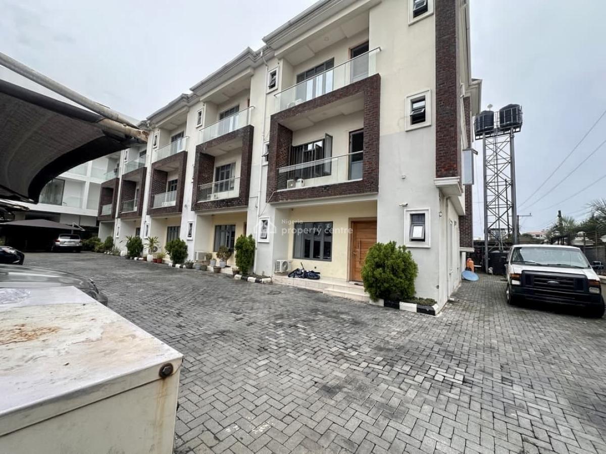 -	Well-finished 4-bedroom Terrace Duplex with Bq, Lekki, Lekki Phase 1, Lekki, Lagos, Terraced Duplex for Rent