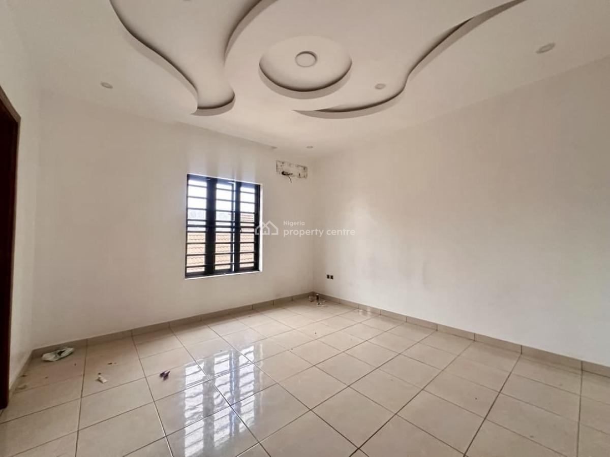 -	Well-finished 4-bedroom Terrace Duplex with Bq, Lekki, Lekki Phase 1, Lekki, Lagos, Terraced Duplex for Rent