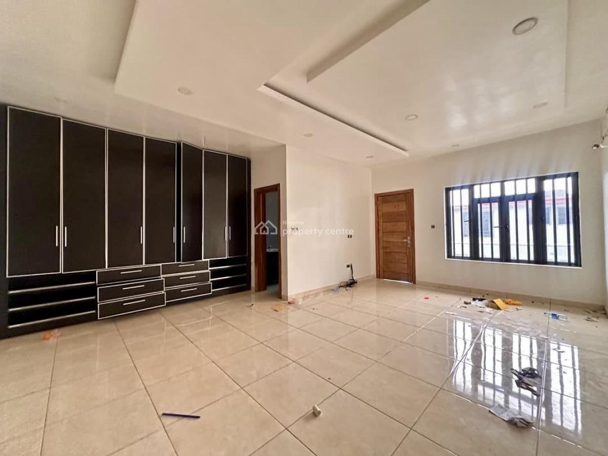 -	Well-finished 4-bedroom Terrace Duplex with Bq, Lekki, Lekki Phase 1, Lekki, Lagos, Terraced Duplex for Rent