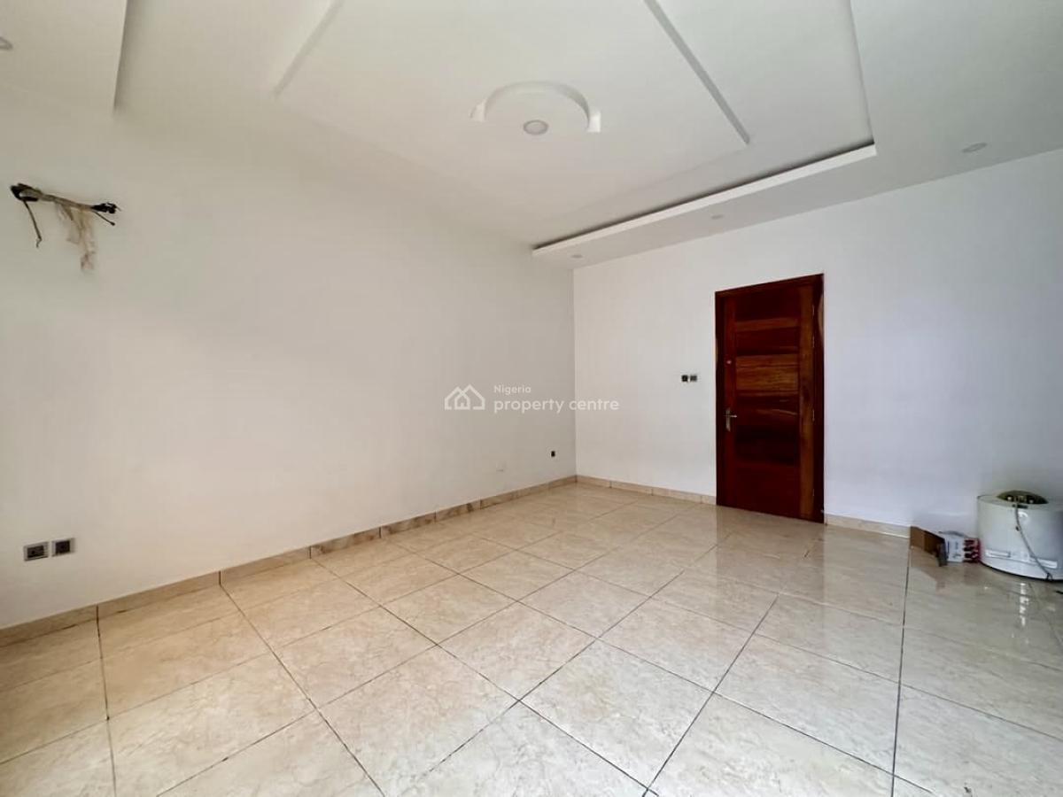 -	Well-finished 4-bedroom Terrace Duplex with Bq, Lekki, Lekki Phase 1, Lekki, Lagos, Terraced Duplex for Rent