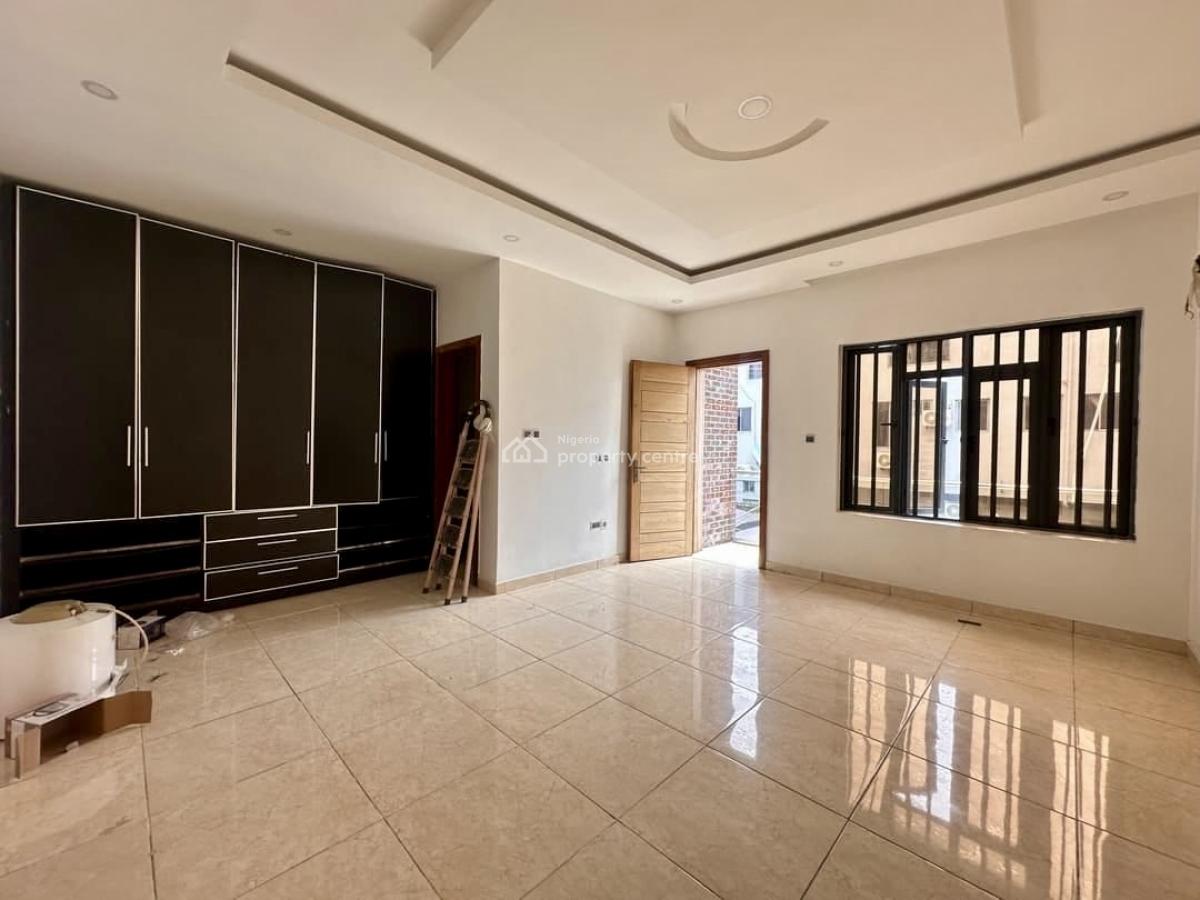 -	Well-finished 4-bedroom Terrace Duplex with Bq, Lekki, Lekki Phase 1, Lekki, Lagos, Terraced Duplex for Rent