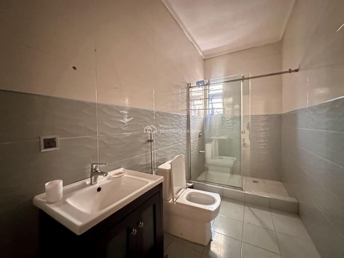 -	Well-finished 4-bedroom Terrace Duplex with Bq, Lekki, Lekki Phase 1, Lekki, Lagos, Terraced Duplex for Rent