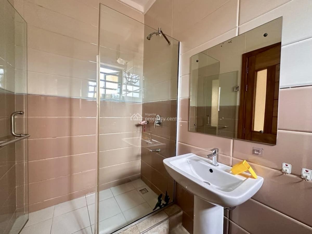 -	Well-finished 4-bedroom Terrace Duplex with Bq, Lekki, Lekki Phase 1, Lekki, Lagos, Terraced Duplex for Rent