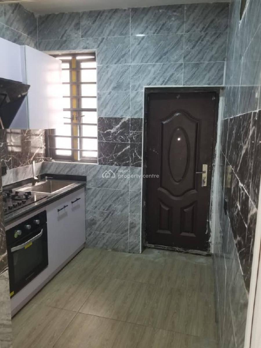2 Bedroom Apartment with Spacious Living Room, Lekki Phase 1, Lekki, Lagos, Flat / Apartment for Rent