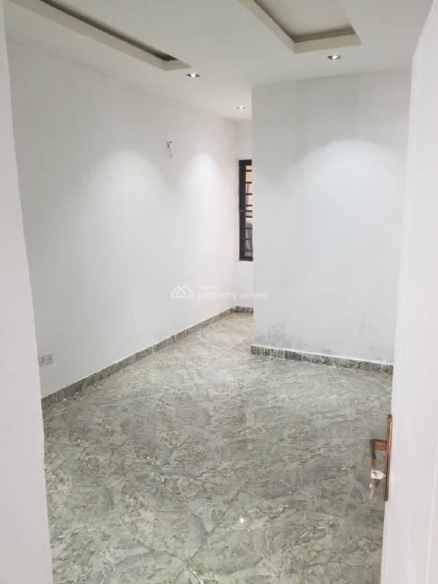 2 Bedroom Apartment with Spacious Living Room, Lekki Phase 1, Lekki, Lagos, Flat / Apartment for Rent