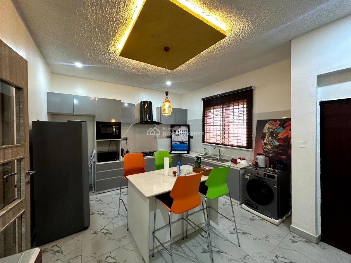 Luxury Ensuit 2 Bedroom Spacious Apt Up Floor, Lekki Right Hand Side (rhs), Lekki Phase 1, Lekki, Lagos, Flat / Apartment for Rent