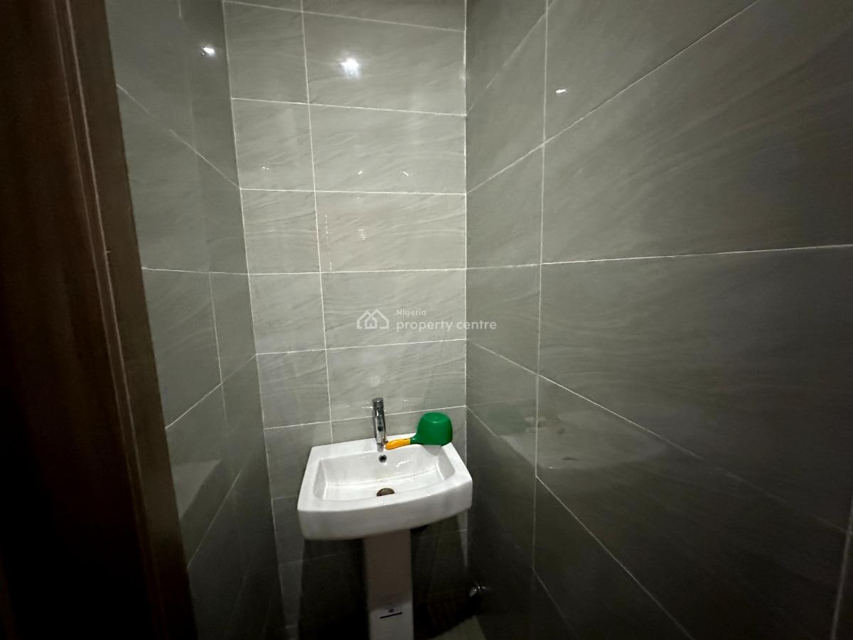 Luxury Ensuit 2 Bedroom Spacious Apt Up Floor, Lekki Right Hand Side (rhs), Lekki Phase 1, Lekki, Lagos, Flat / Apartment for Rent