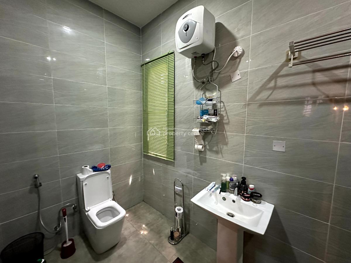 Luxury Ensuit 2 Bedroom Spacious Apt Up Floor, Lekki Right Hand Side (rhs), Lekki Phase 1, Lekki, Lagos, Flat / Apartment for Rent
