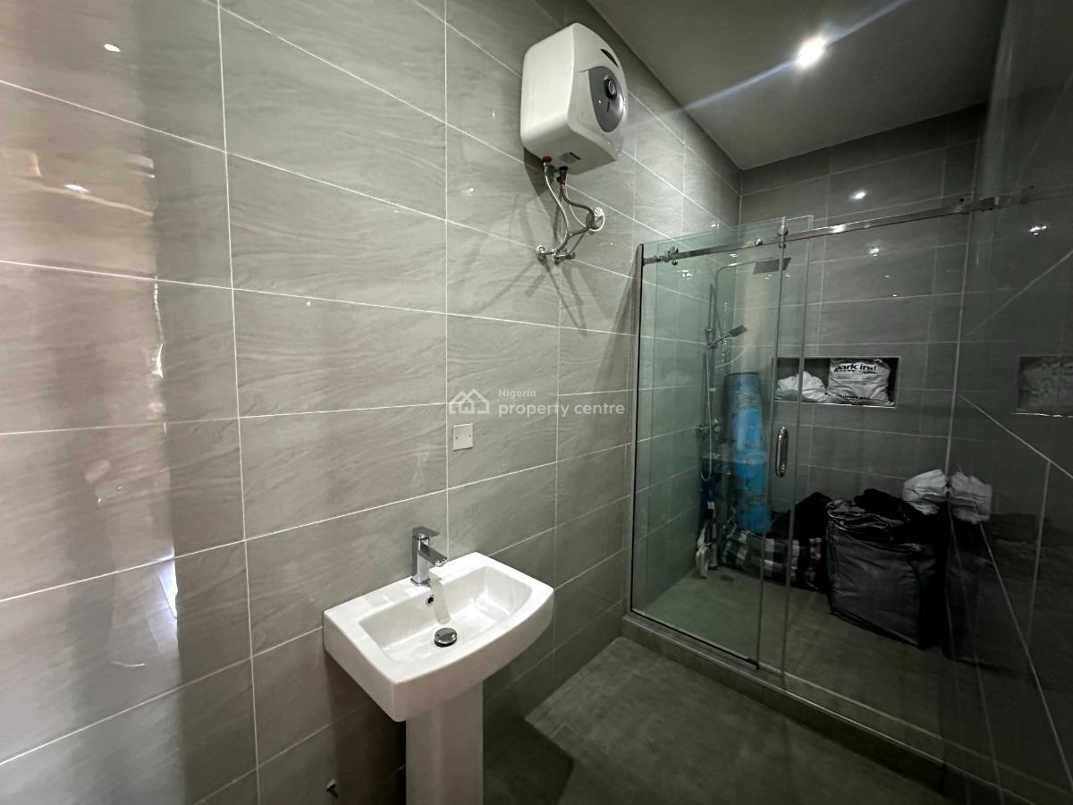 Luxury Ensuit 2 Bedroom Spacious Apt Up Floor, Lekki Right Hand Side (rhs), Lekki Phase 1, Lekki, Lagos, Flat / Apartment for Rent