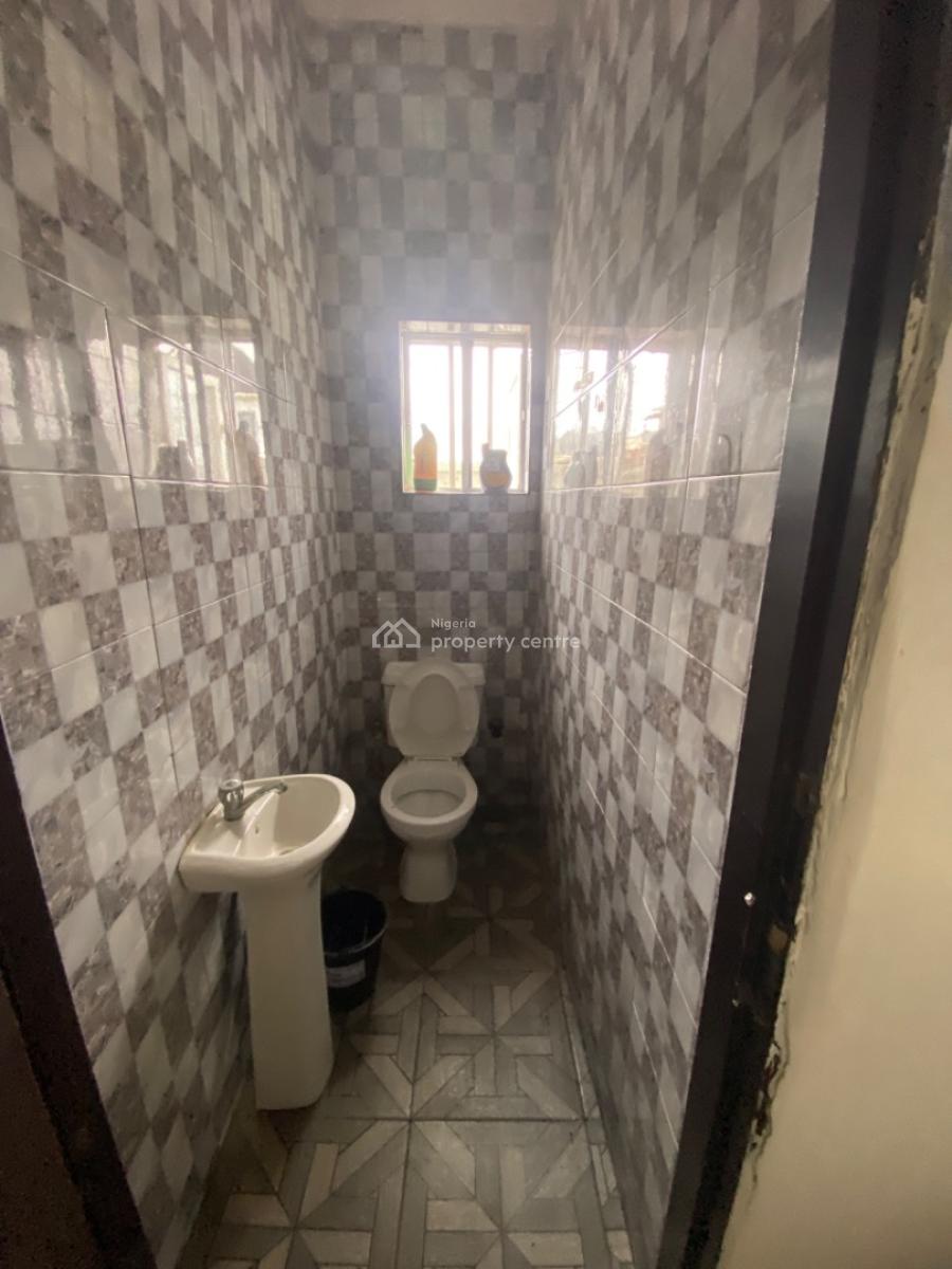Neatly Used 1 Bedroom Flat, Divine Garden Estate, Opposite Yakoyo, Before Sky Mall, Sangotedo, Ajah, Lagos, Flat / Apartment for Rent