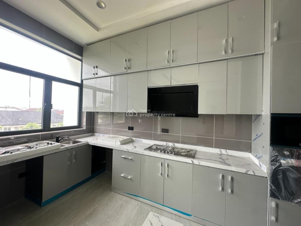 2bedroom Apartment, Lekki Phase 1, Lekki Phase 1, Lekki, Lagos, Flat / Apartment for Rent