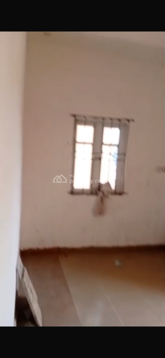 2 Bedroom Flat Available, Ebute Metta East, Yaba, Lagos, Flat / Apartment for Rent