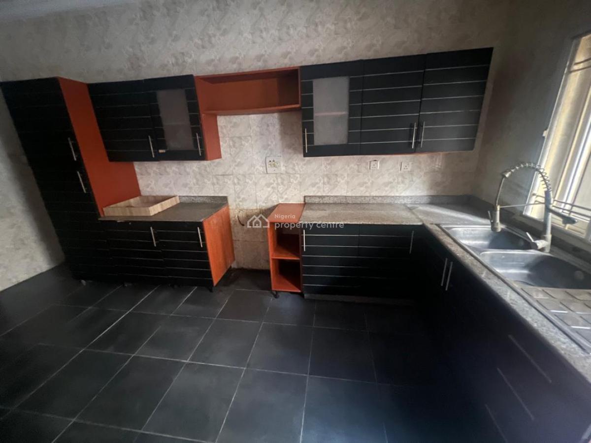 3 Bedroom Bedroom Terrace Duplex with Bq, Lekki Phase 1, Lekki, Lagos, Terraced Duplex for Rent