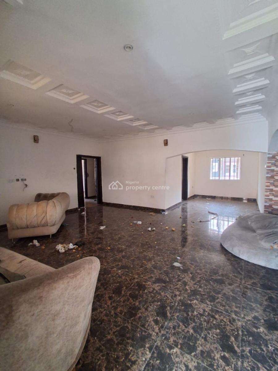 Clean and Very Spacious 3 Bedroom ( Upstairs), Badore, Ajah, Lagos, Flat / Apartment for Rent
