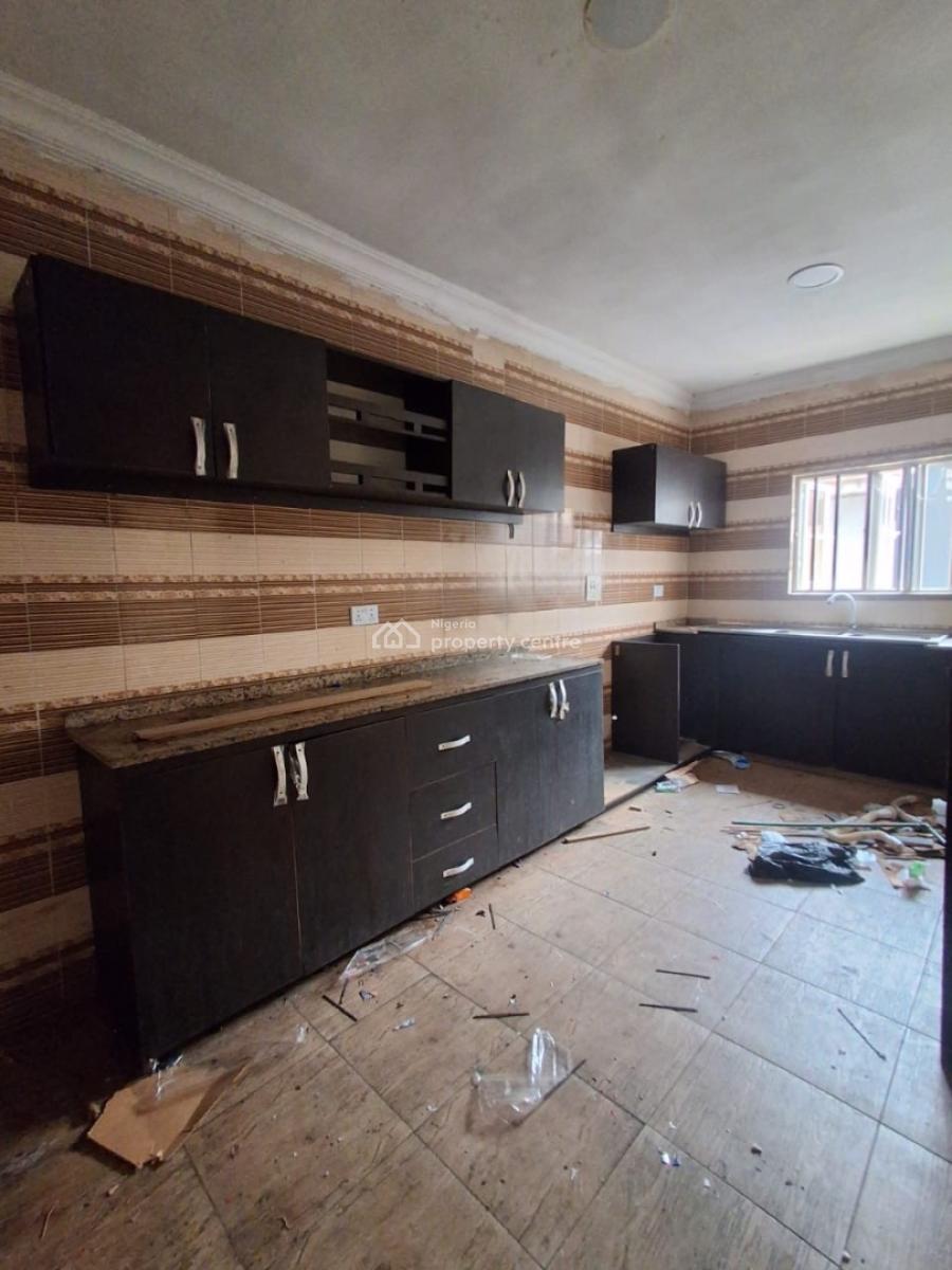 Clean and Very Spacious 3 Bedroom ( Upstairs), Badore, Ajah, Lagos, Flat / Apartment for Rent